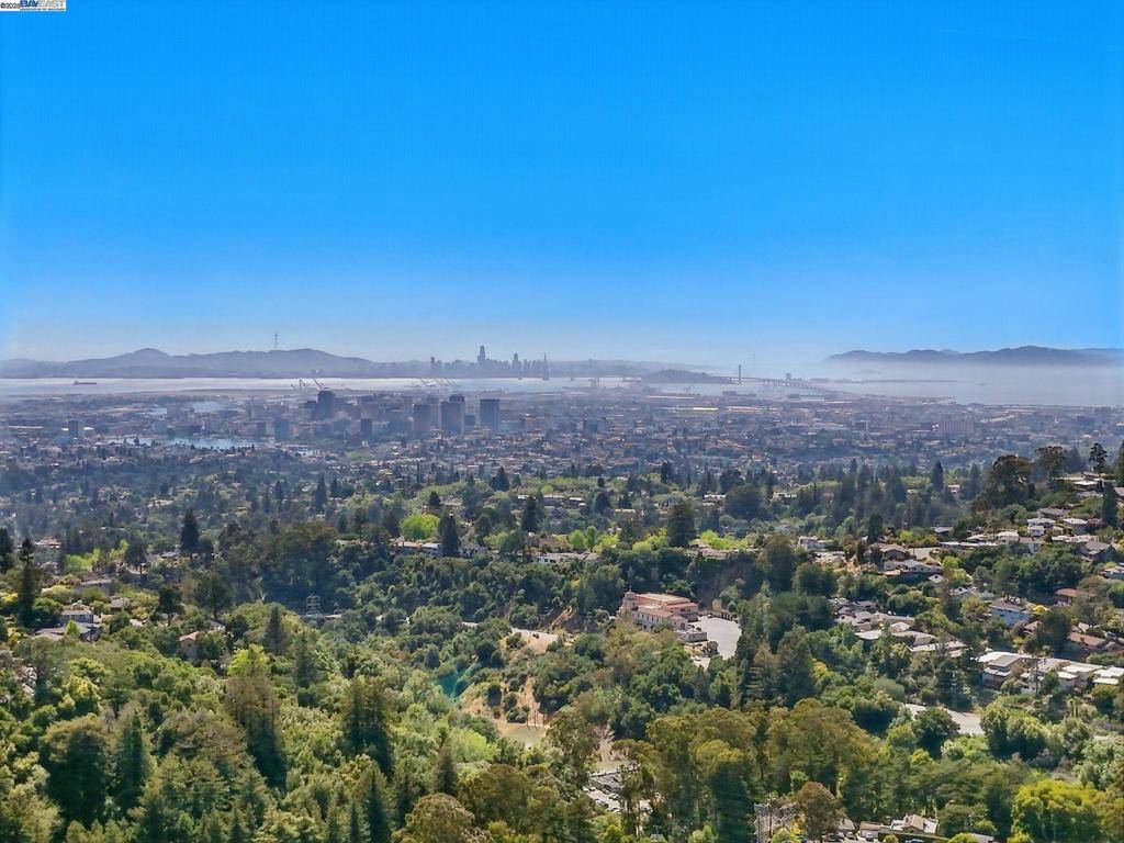 Oakland, CA 94611,2323 Mastlands Dr