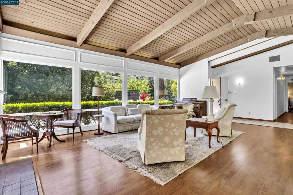 Orinda, CA 94563,18 Van Tassel Ln