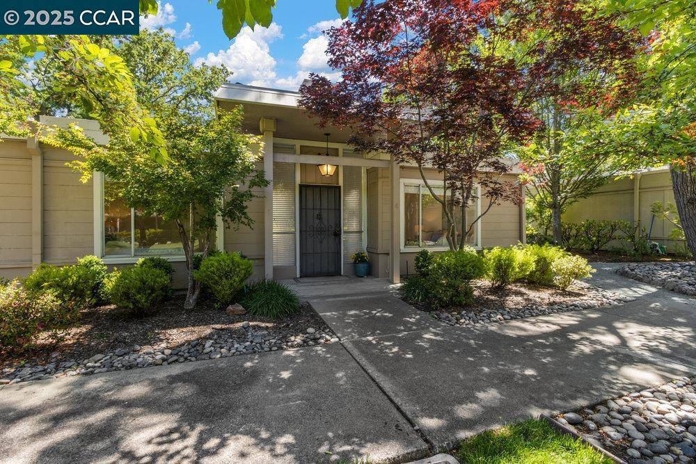 Walnut Creek, CA 94595,2144 Tice Creek Dr #4