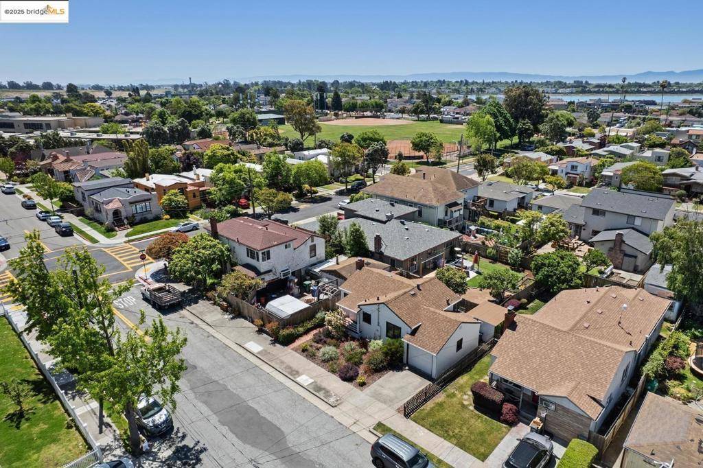 Alameda, CA 94501,2838 Fillmore ST