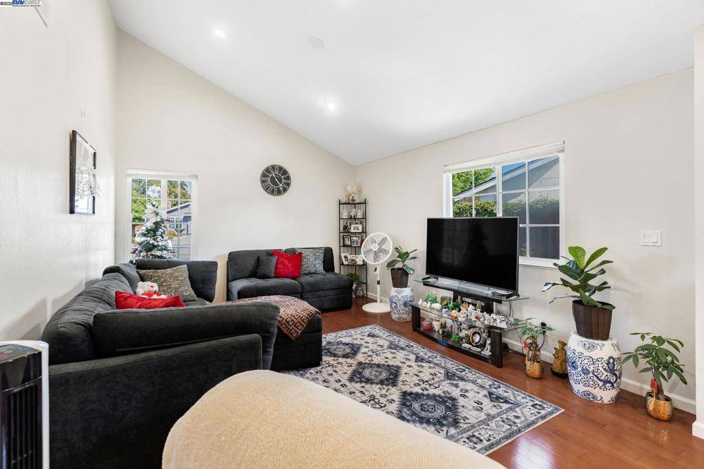 Fremont, CA 94555,34263 Lennox Ct