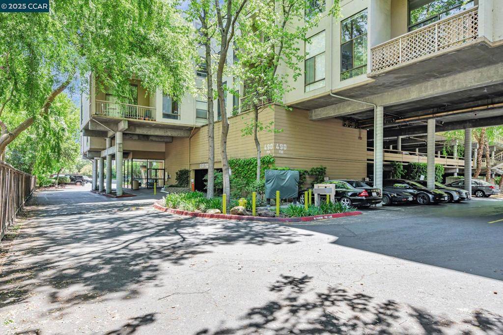 Walnut Creek, CA 94596,490 N Civic Drive #101