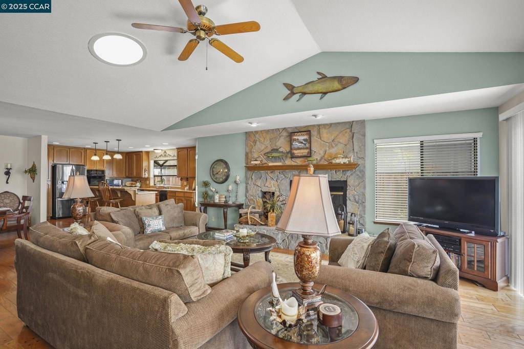Discovery Bay, CA 94505,1984 Seal Way