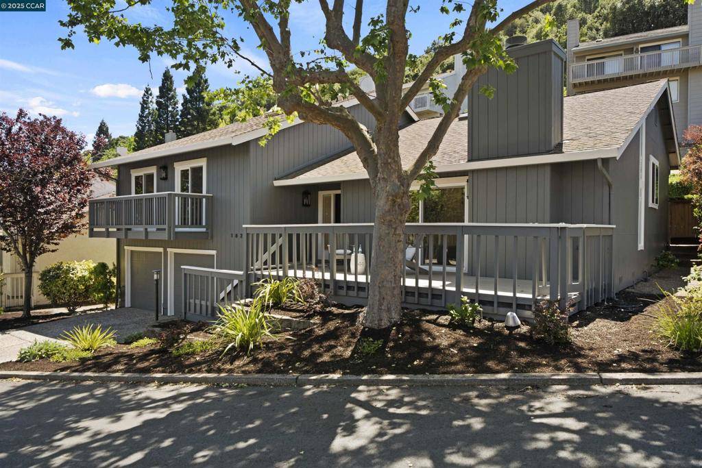 Moraga, CA 94556,1828 Saint Andrews Dr.