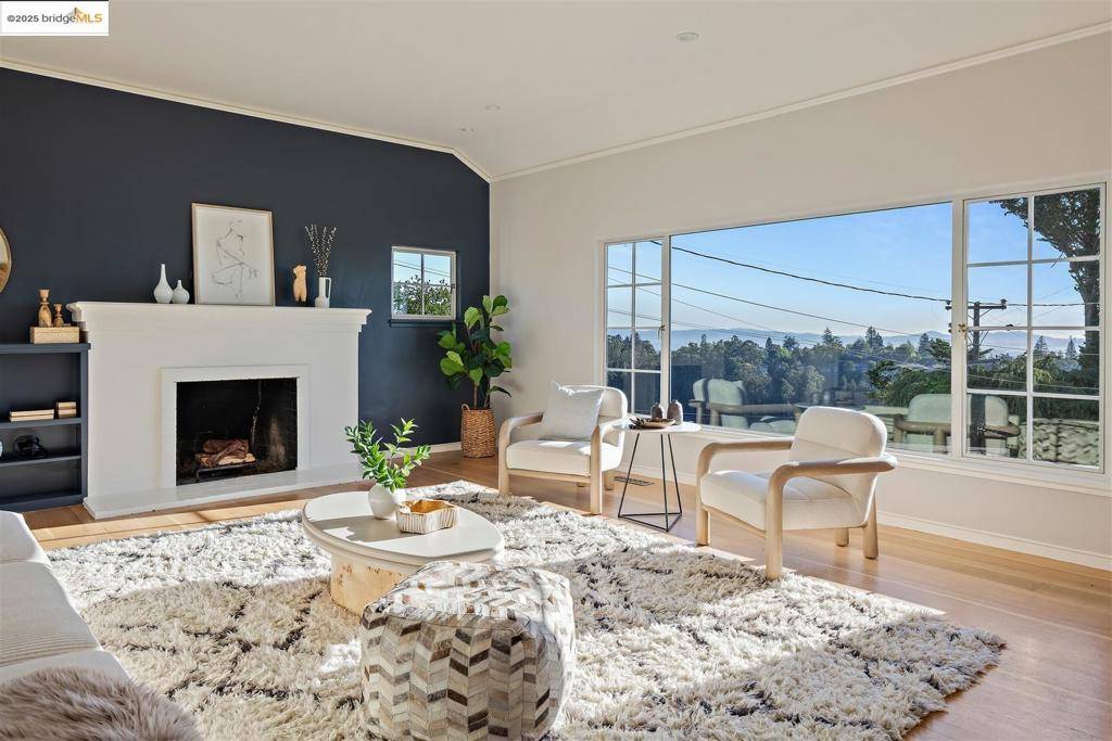Oakland, CA 94611,5800 Mendoza Dr