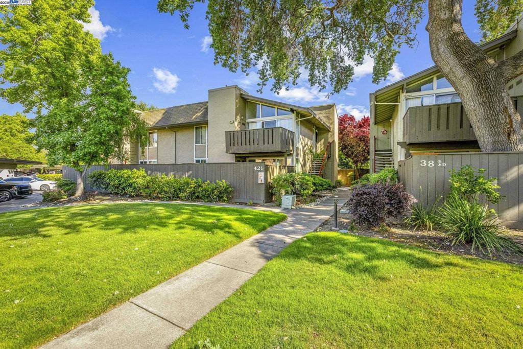 Pleasant Hill, CA 94523,42 Massolo Dr #C