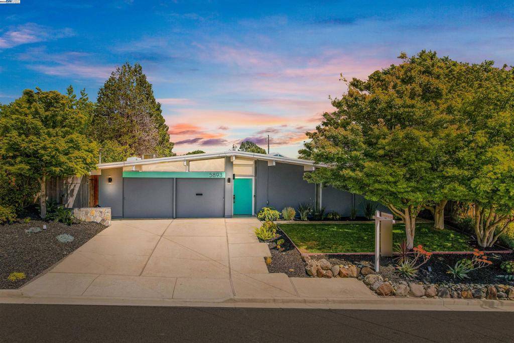 Castro Valley, CA 94552,5893 Highwood Rd