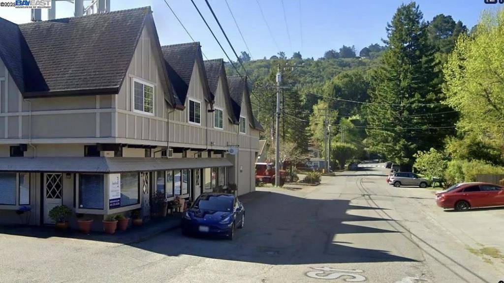 Mill Valley, CA 94941,301 Poplar St