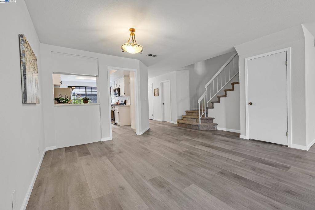 San Leandro, CA 94577,2515 Outrigger Dr.