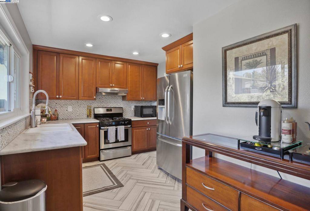Hayward, CA 94544,554 EVANGELINE WAY
