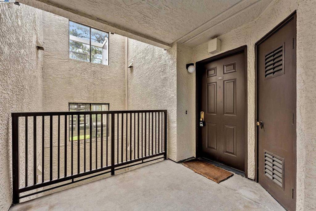 Hayward, CA 94546,21239 Gary Dr #317D