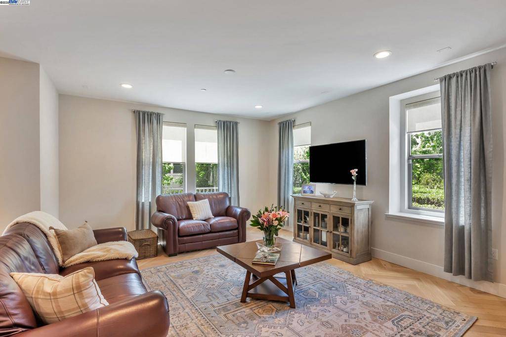 Livermore, CA 94551,665 Sandalwood Dr #4