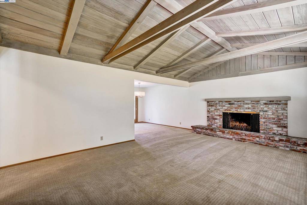 Lafayette, CA 94549,613 HUNTLEIGH DR
