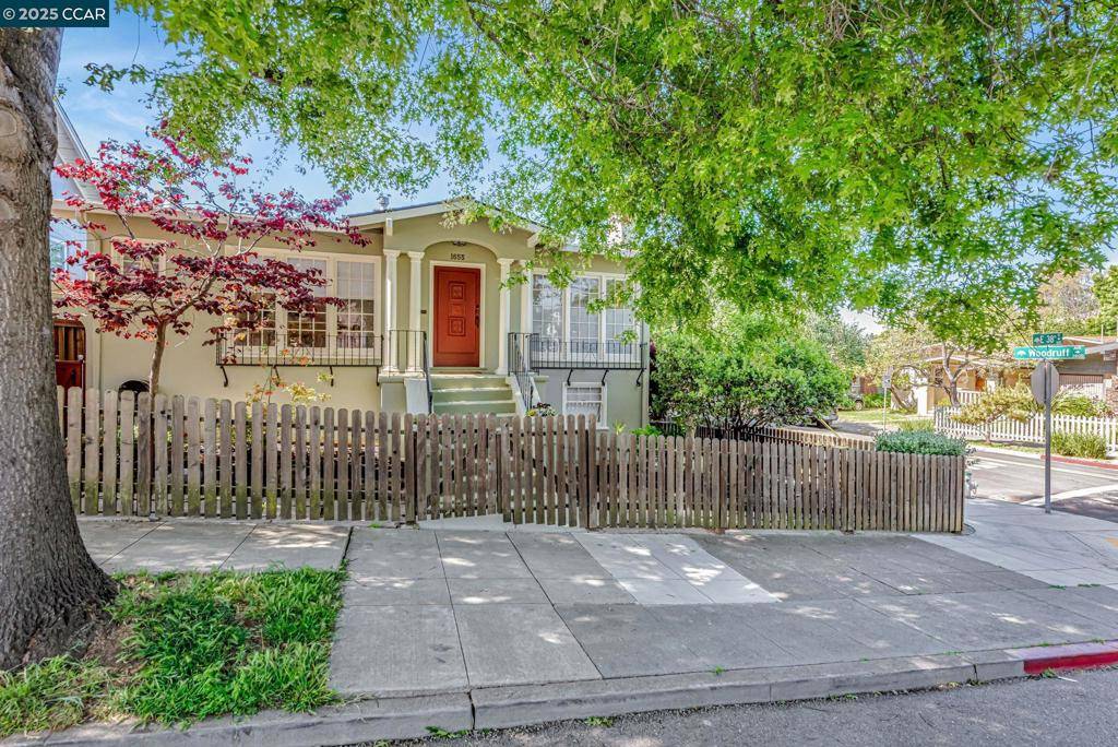 Oakland, CA 94602,1655 E 38Th St