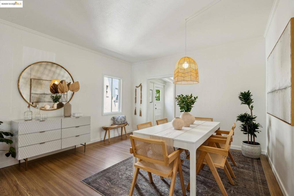 Oakland, CA 94618,5161 Coronado Ave