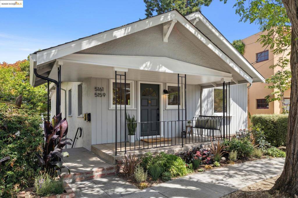 Oakland, CA 94618,5161 Coronado Ave
