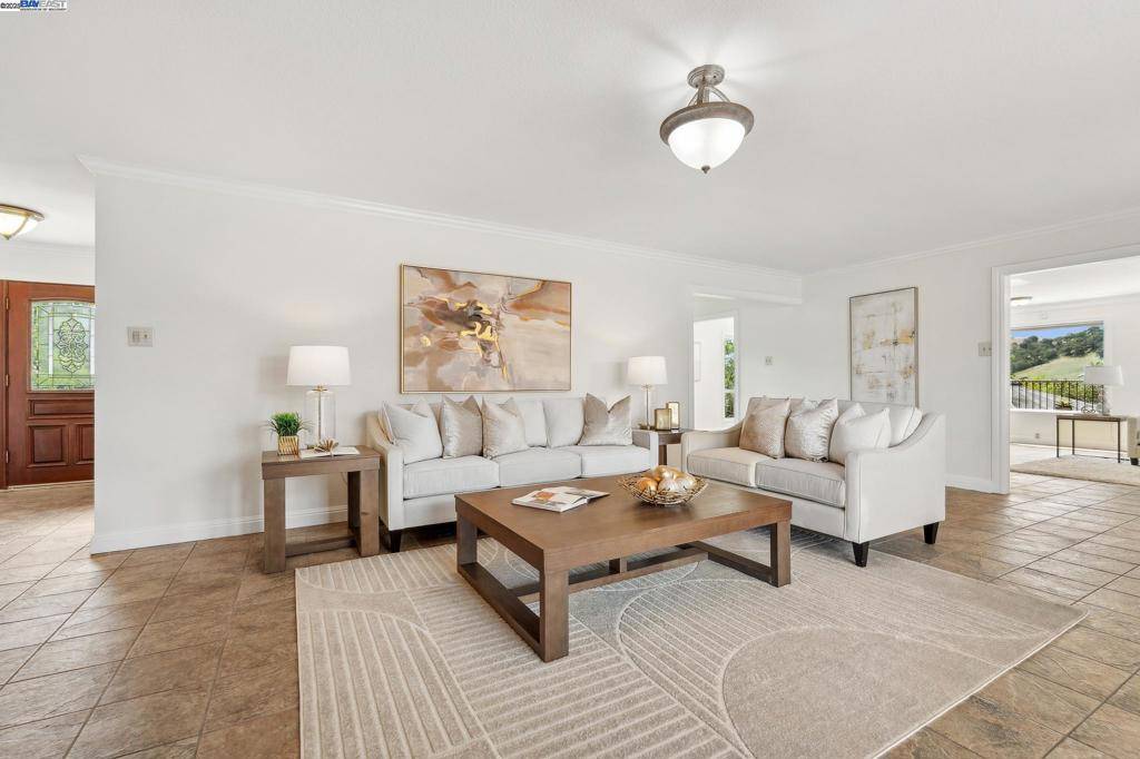 Walnut Creek, CA 94595,375 Montecillo Dr