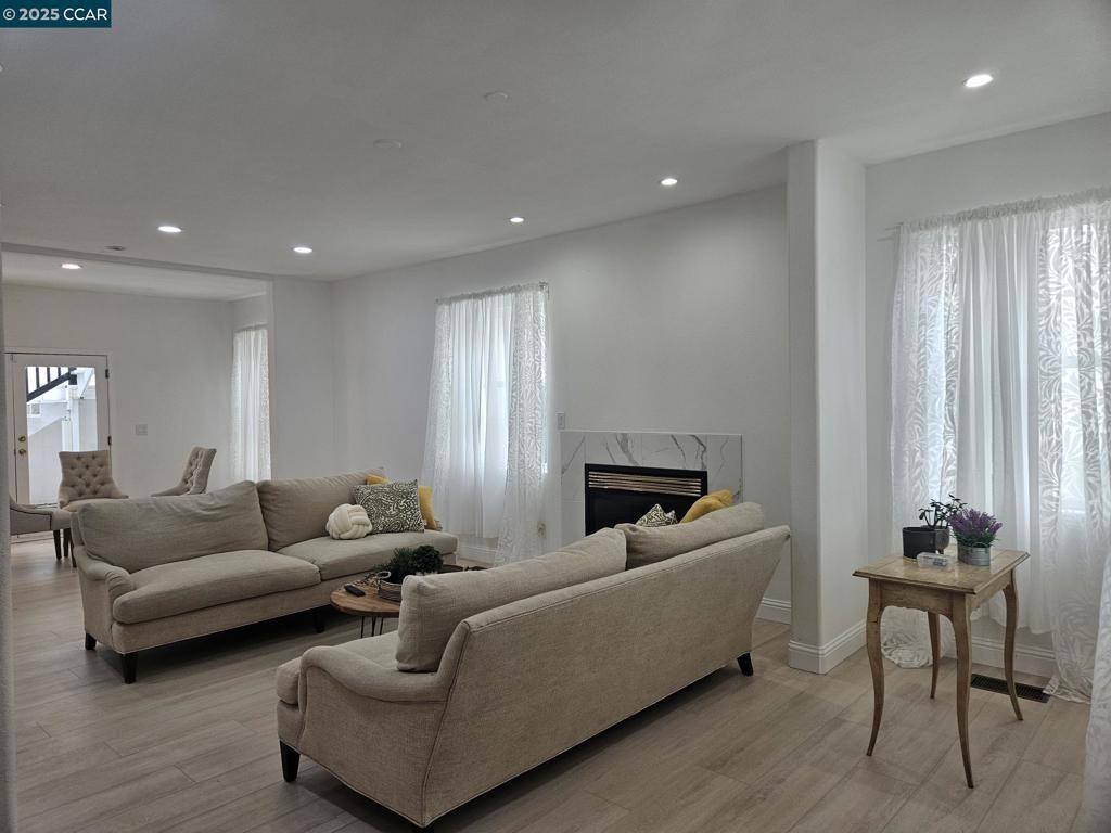 Oakland, CA 94602,2785 Butters Dr