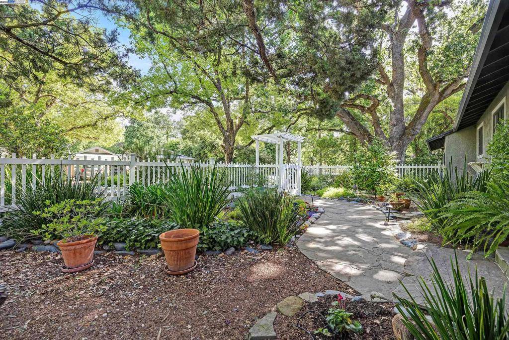Pleasant Hill, CA 94523,203 Roberta Ave