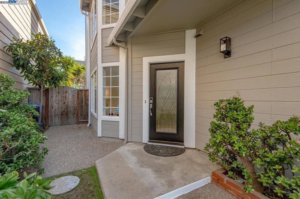 Fremont, CA 94555,5120 Amberwood Dr