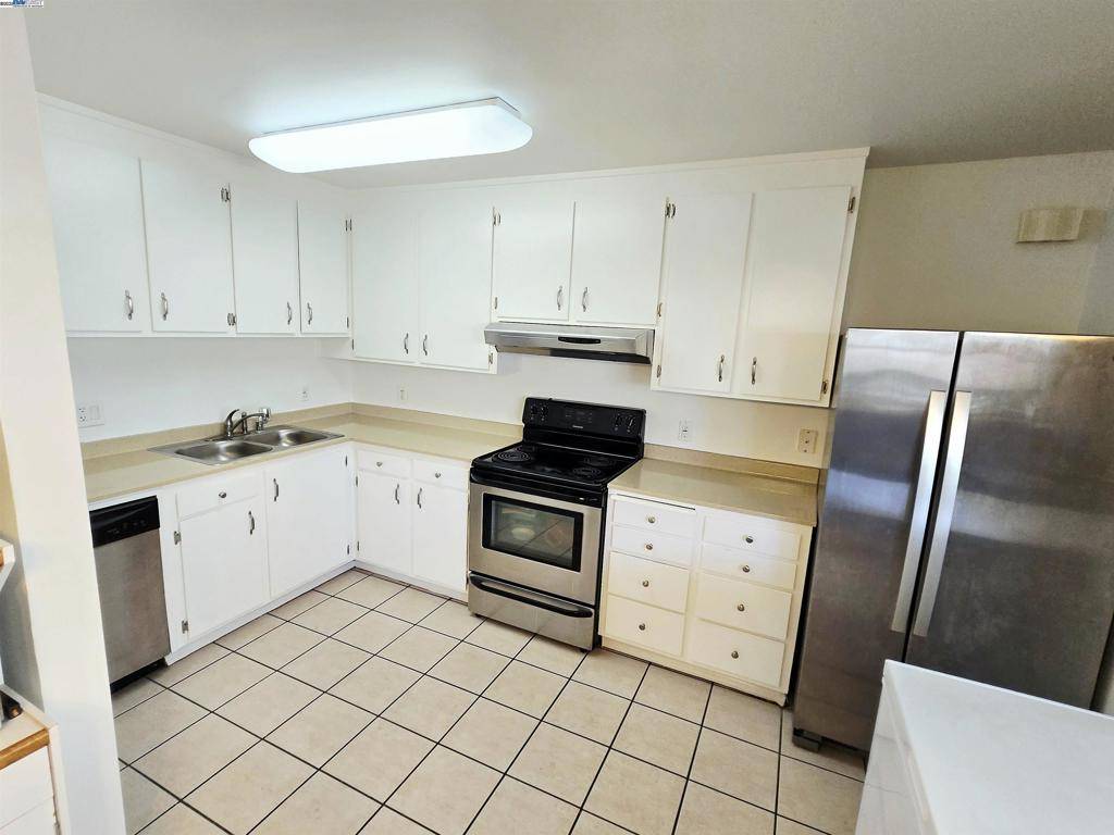 San Leandro, CA 94579,670 Fargo Ave #2