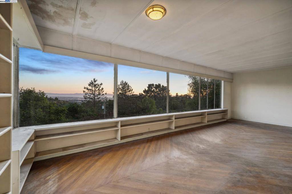Oakland, CA 94611,5915 RINCON DRIVE