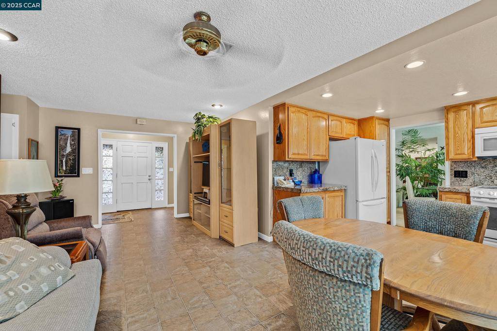Livermore, CA 94550,576 Emerald St