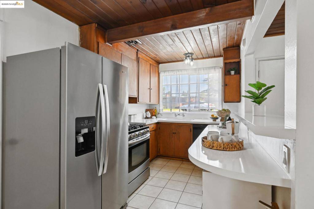 El Sobrante, CA 94803-2798,4125 Miflin Ave