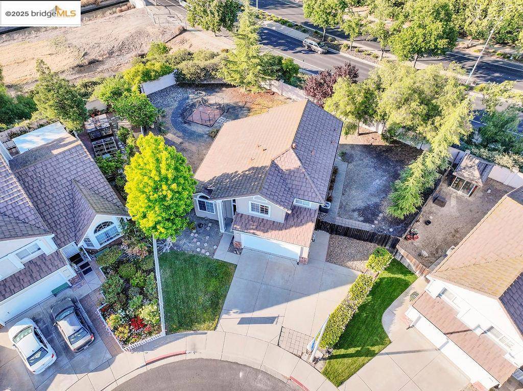 Antioch, CA 94509,2117 Stratford Ct