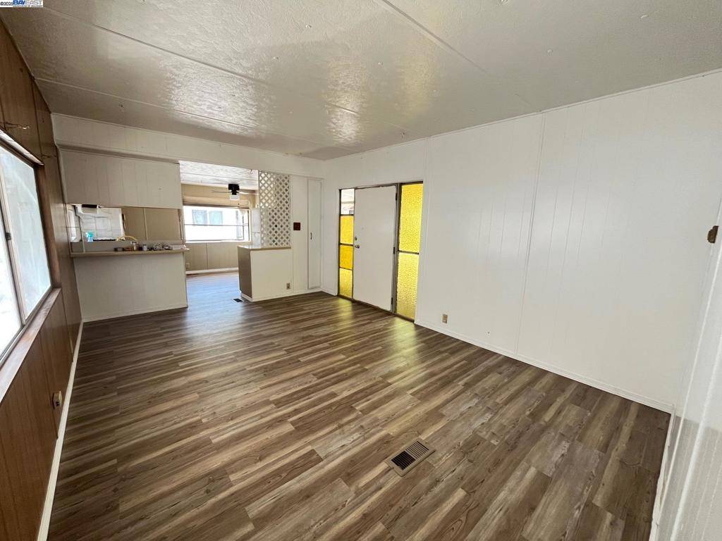 Hayward, CA 94545,1200 W Winton Ave. #80
