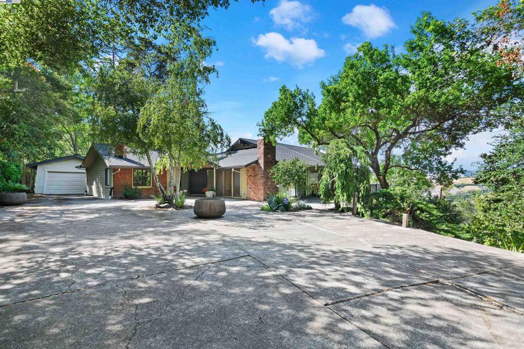 Orinda, CA 94563,26 Marston Rd