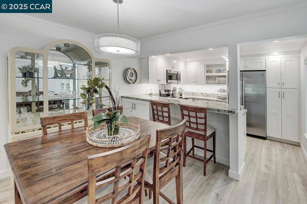 Walnut Creek, CA 94595,2017 Oakmont Way #2