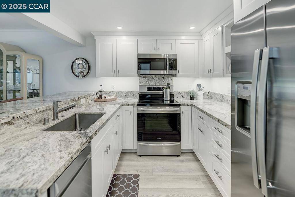 Walnut Creek, CA 94595,2017 Oakmont Way #2