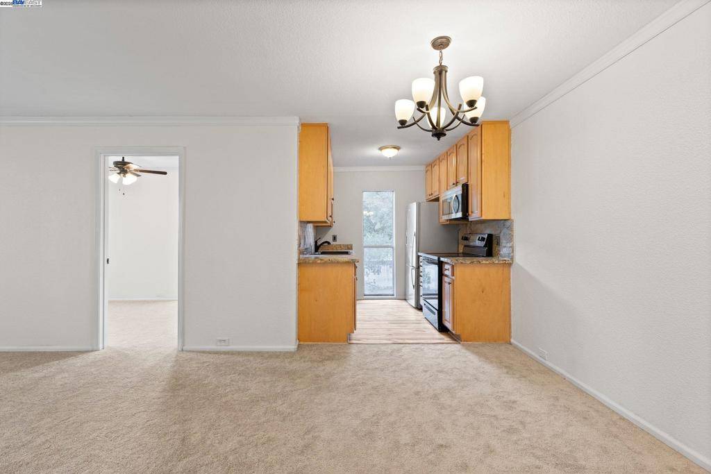 Walnut Creek, CA 94596,150 Sharene Ln #210