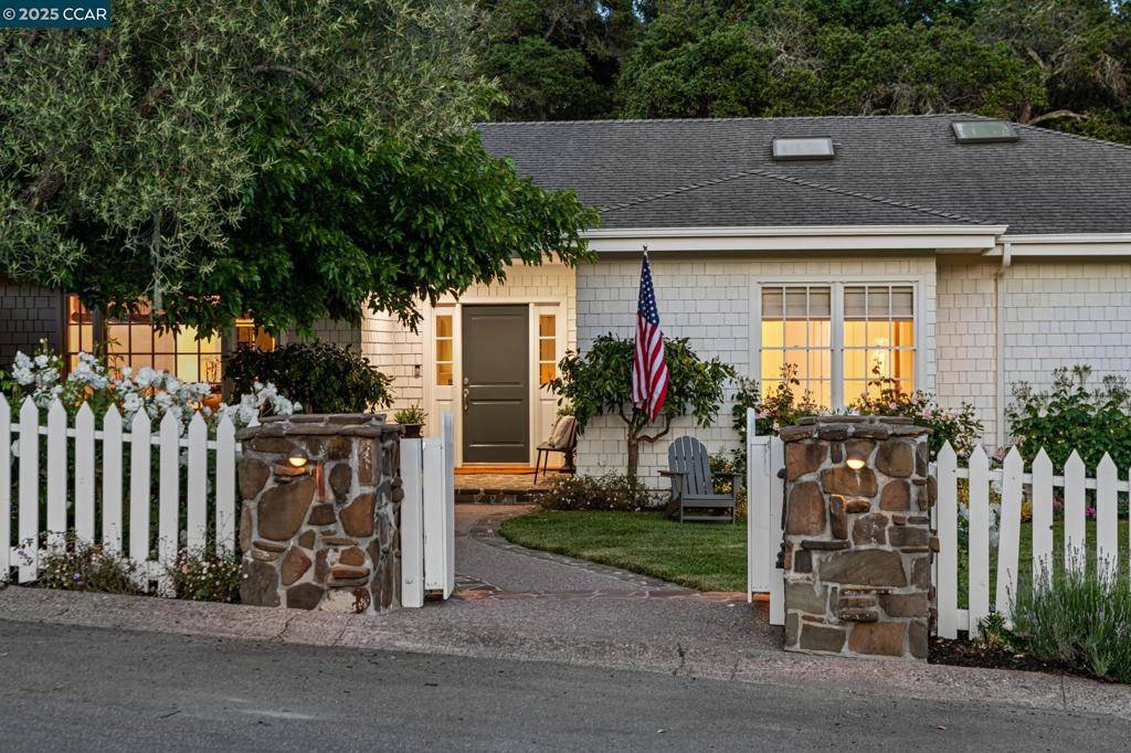 Orinda, CA 94563,77 Van Ripper Ln