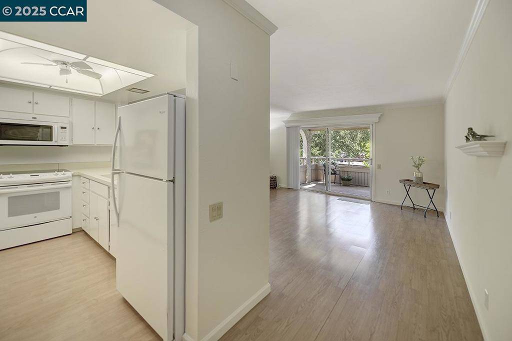 Walnut Creek, CA 94595,4033 Terra Granada Dr #9C