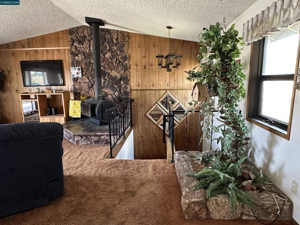 South Lake Tahoe, CA 96150,1975 Venice Dr