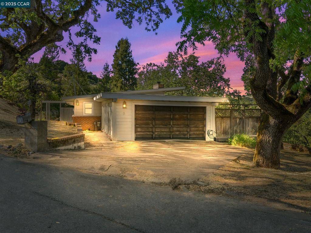 Orinda, CA 94563,5 Tappan Ct
