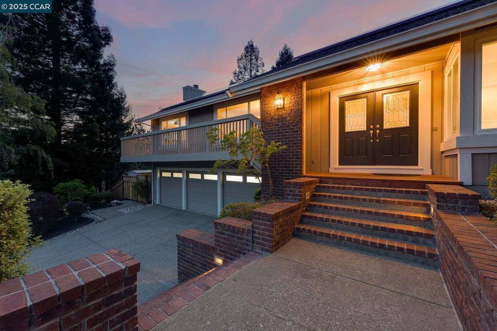 Moraga, CA 94556,9 Irvine Drive