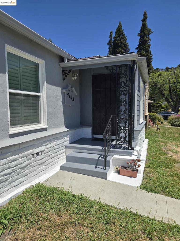 Oakland, CA 94605,4103 Dickson Ct