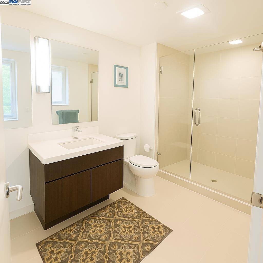 San Francisco, CA 94124,10 Innes Ct #304
