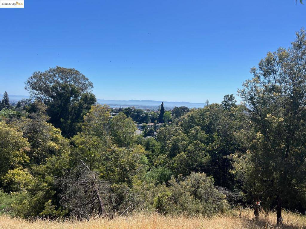 Oakland, CA 94602,3257 Monterey Blvd.