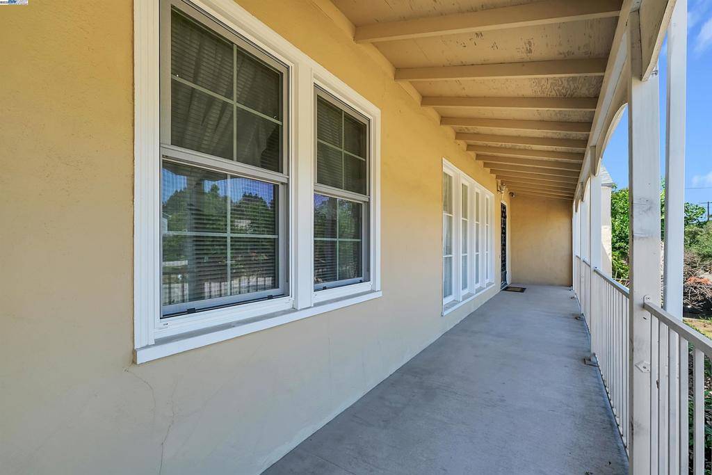 Castro Valley, CA 94546,17543 Almond Rd