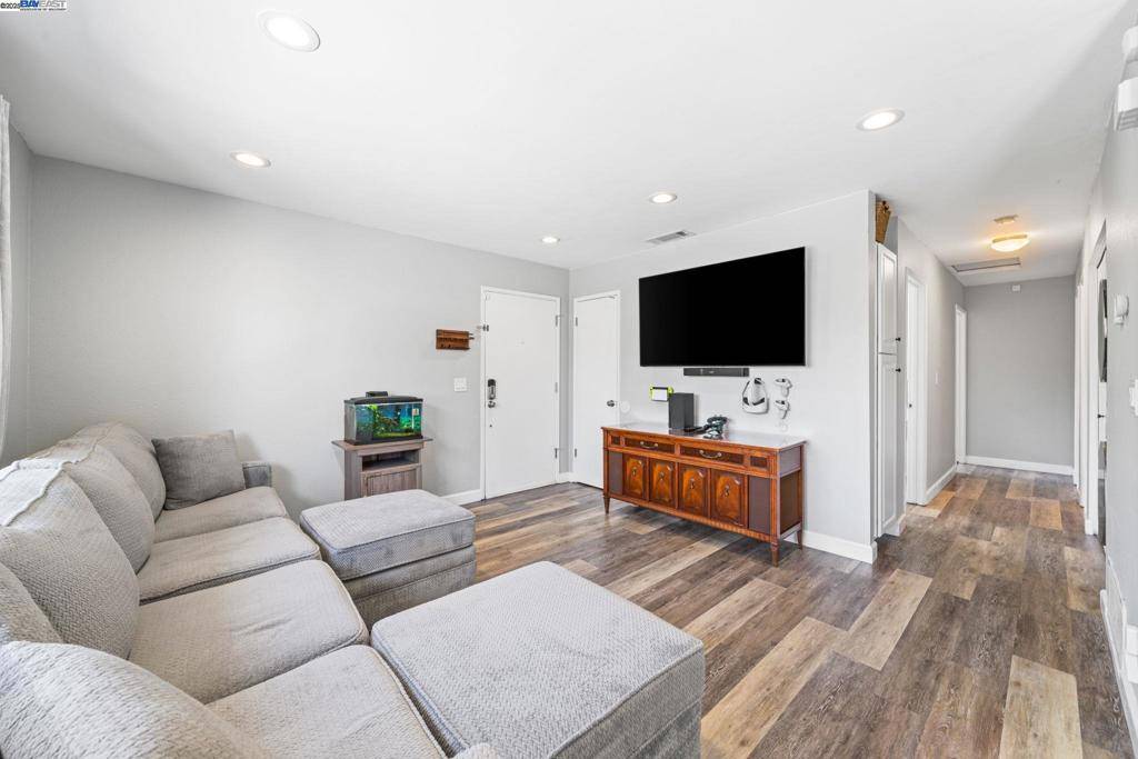 Livermore, CA 94551,1825 Monterey Dr