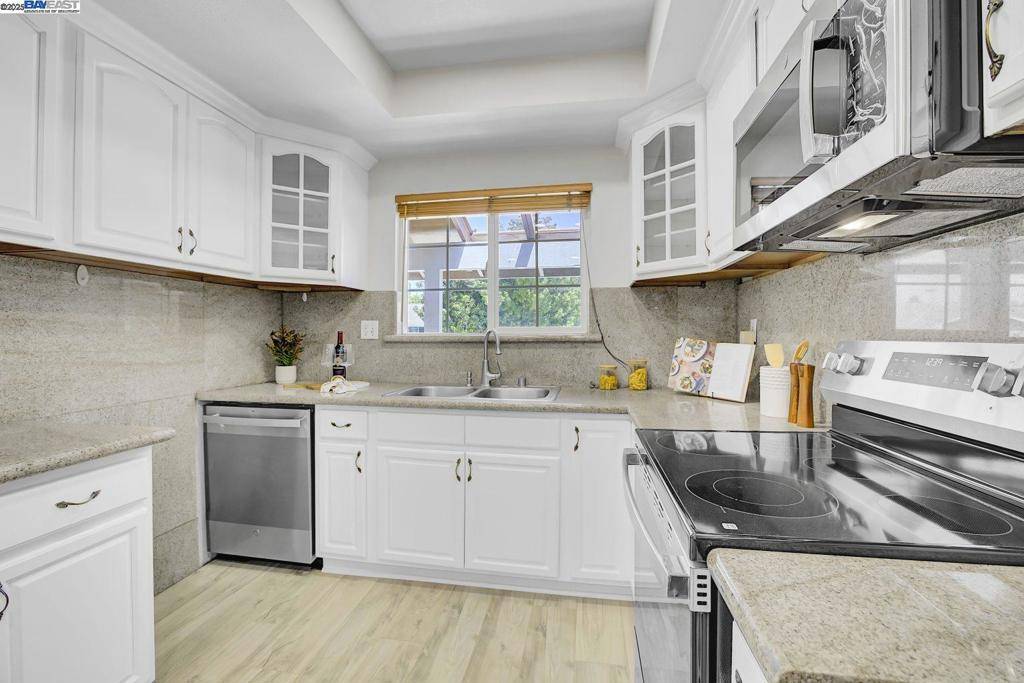 Fremont, CA 94555,34447 Helston Pl