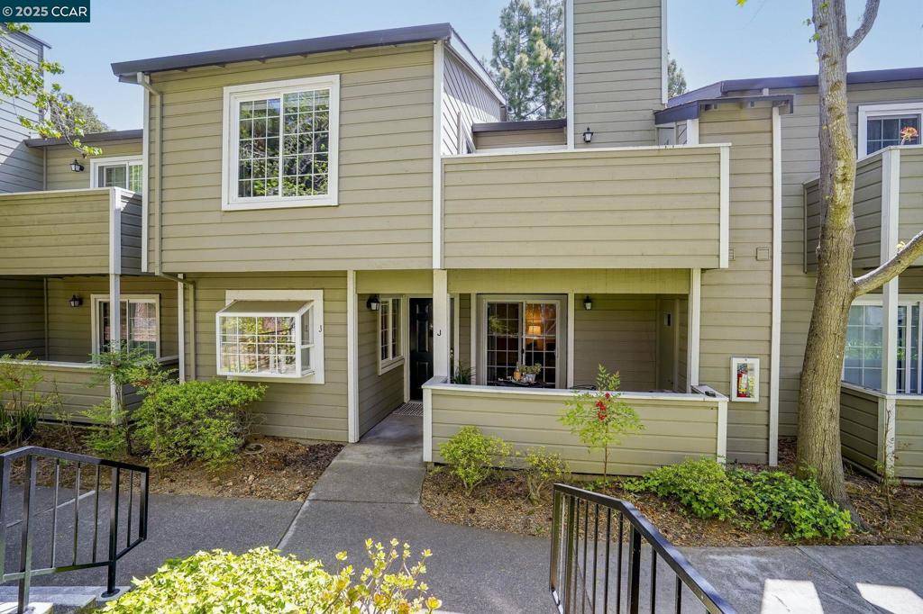 Oakland, CA 94605,485 Canyon Oaks Dr #J