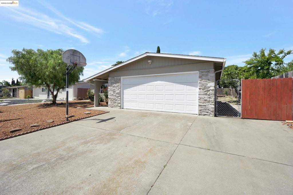 Fairfield, CA 94533,2049 Plum Tree Way