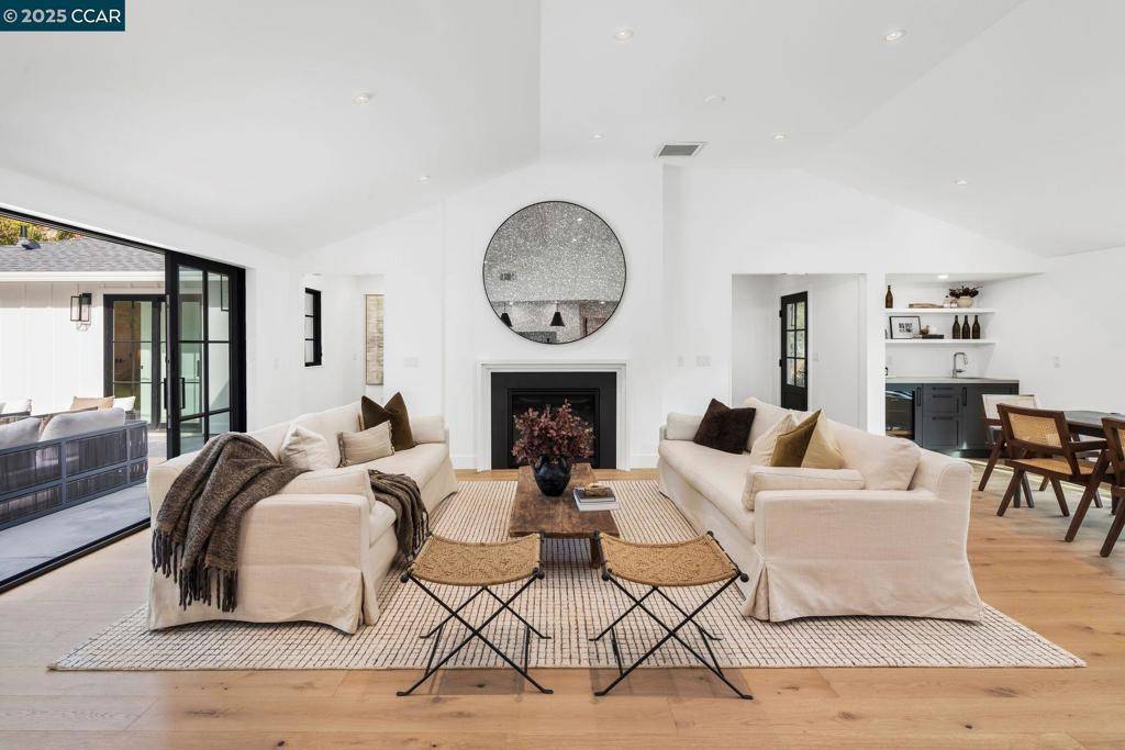 Orinda, CA 94563-1125,181 Lombardy Lane