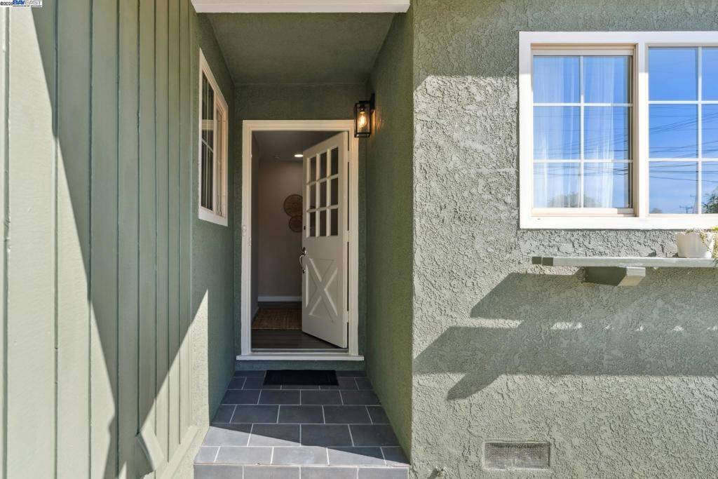 San Leandro, CA 94579,1958 Vining Dr