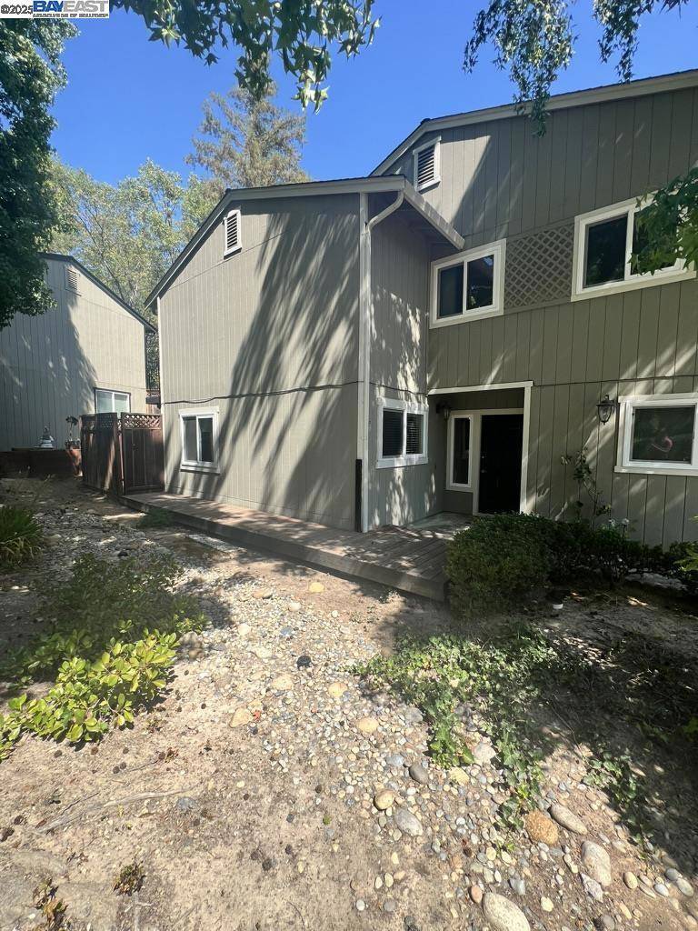 Martinez, CA 94553,2418 Twinflower Ct